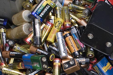 清暗流高价汽车电池回收-理士锂电池回收